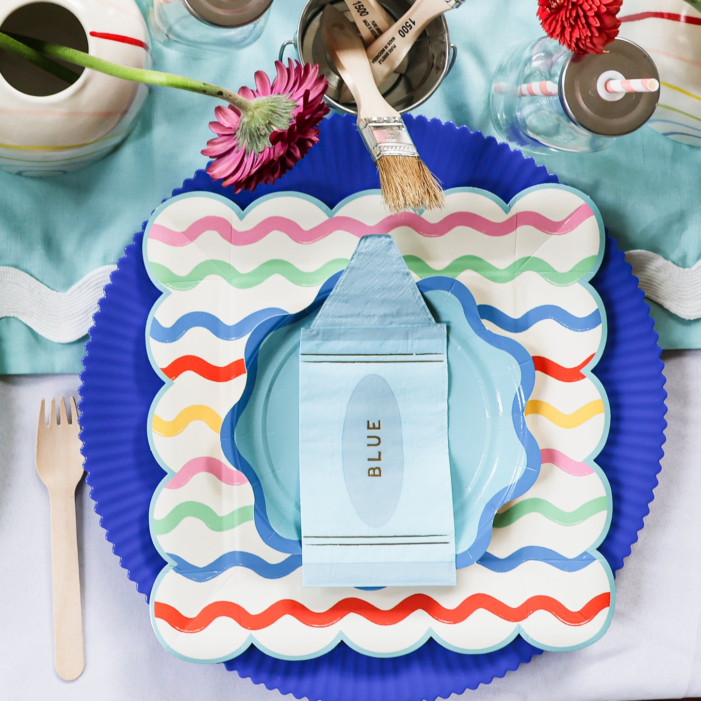 Art Party Plates and Napkin Set