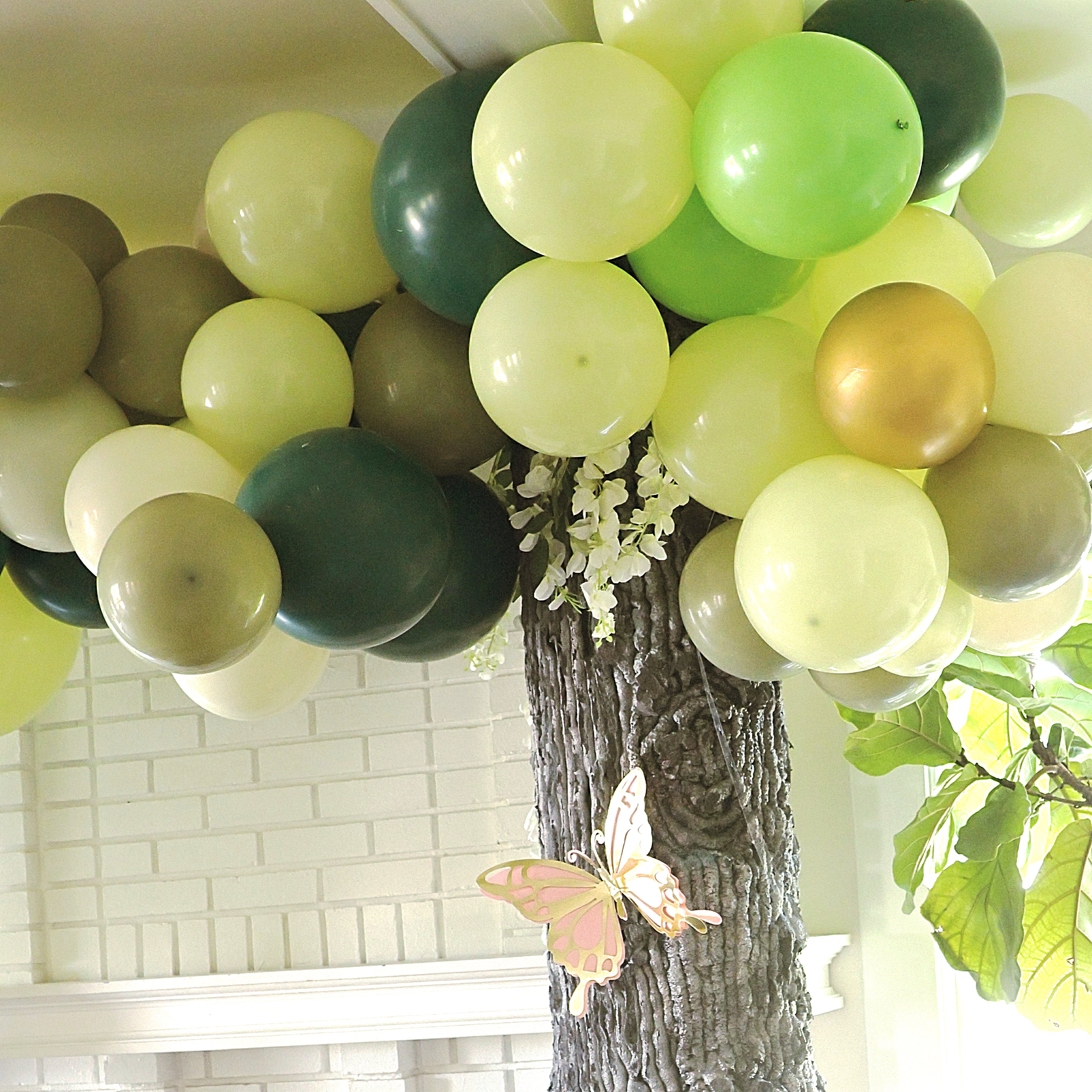 Linked Balloon Tree Backdrop